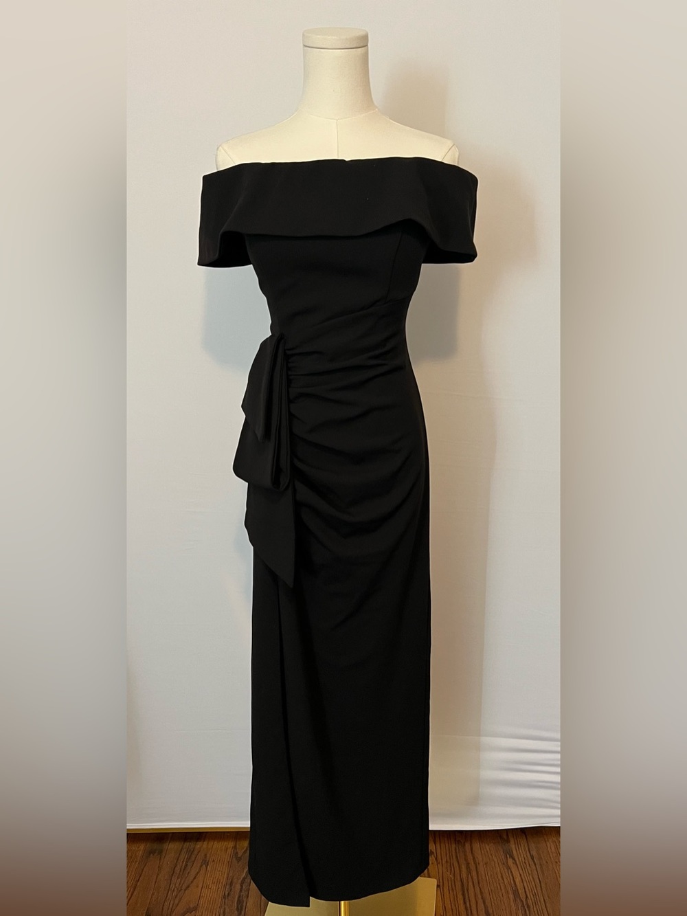 Elegant Black Off-Shoulder Ruched Evening Dress